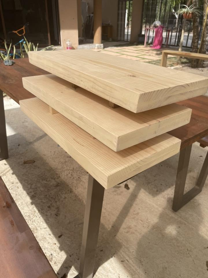 Set de Repisas Flotantes Gruesas de Madera Sólida (3 Piezas) – Color Personalizable